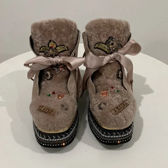 Luxurious Embellished Tan Fur & Suede Platform Boots Silk Laces Women's 8.5 - Picture 3 of 16